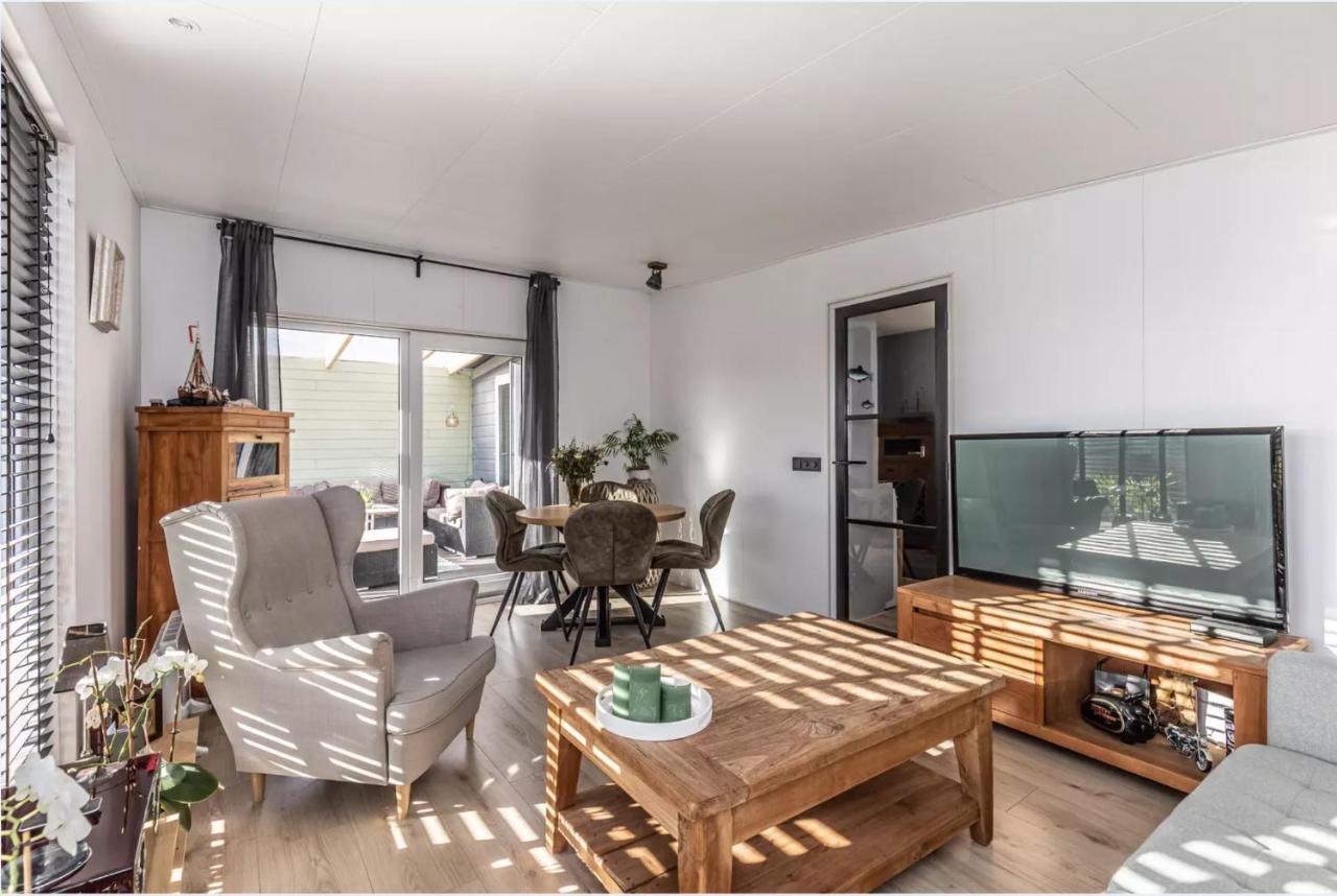 Villa Oase Aan De Kaag à Warmond Extérieur photo